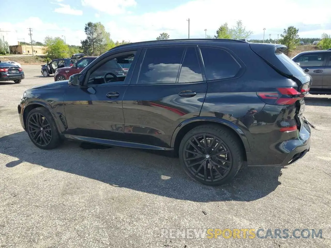 2 fotografías del automóvil dañado 5UX33EU05R9T83162 BMW X5 M60I 2024