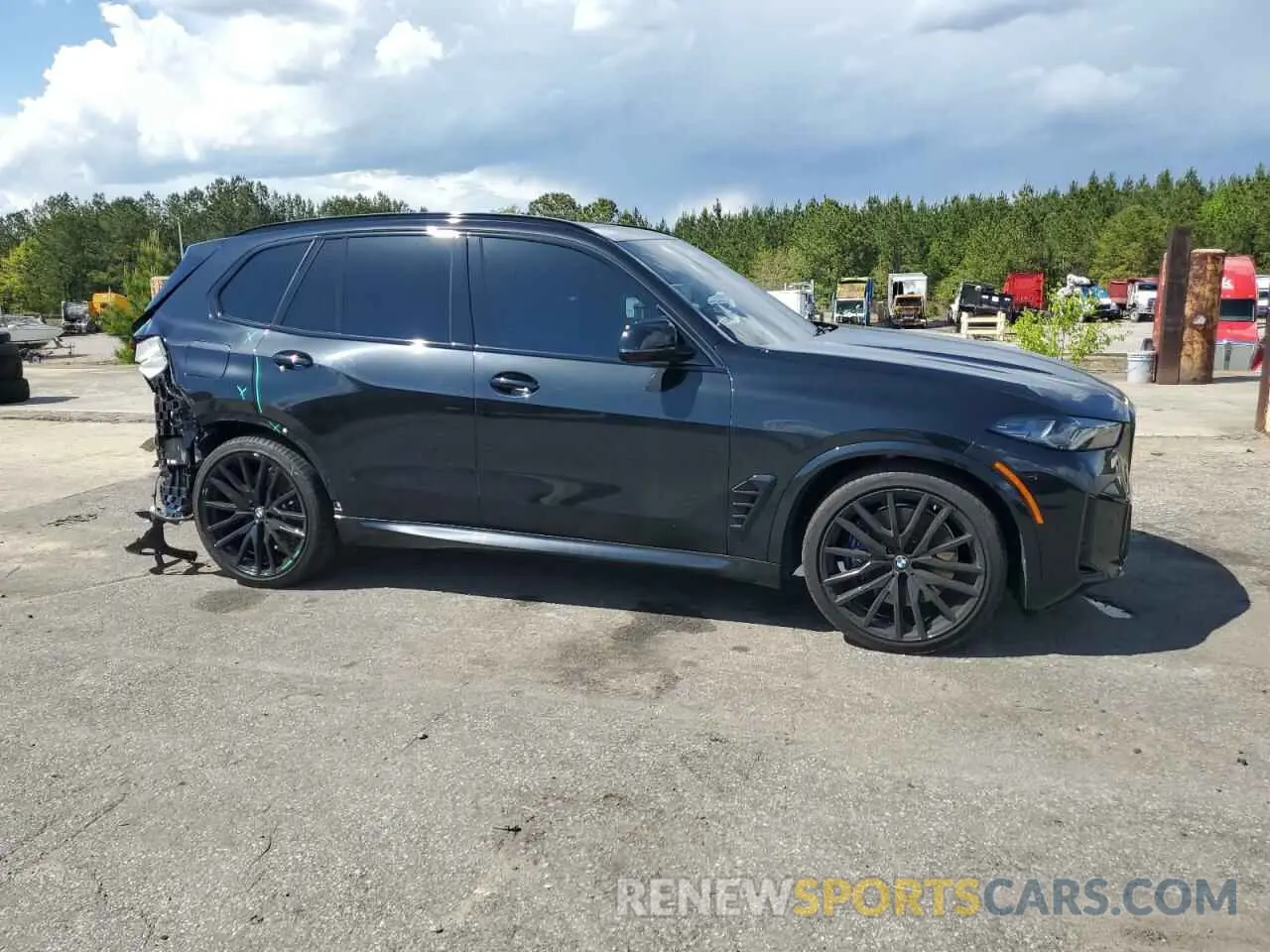 4 fotografías del automóvil dañado 5UX33EU05R9T83162 BMW X5 M60I 2024