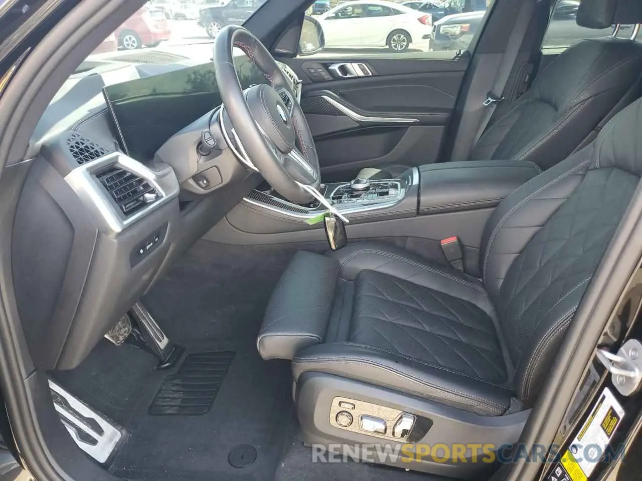 7 fotografías del automóvil dañado 5UX33EU05R9T83162 BMW X5 M60I 2024