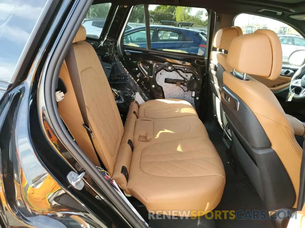 11 fotografías del automóvil dañado 5UX33EU07R9T15106 BMW X5 M60I 2024