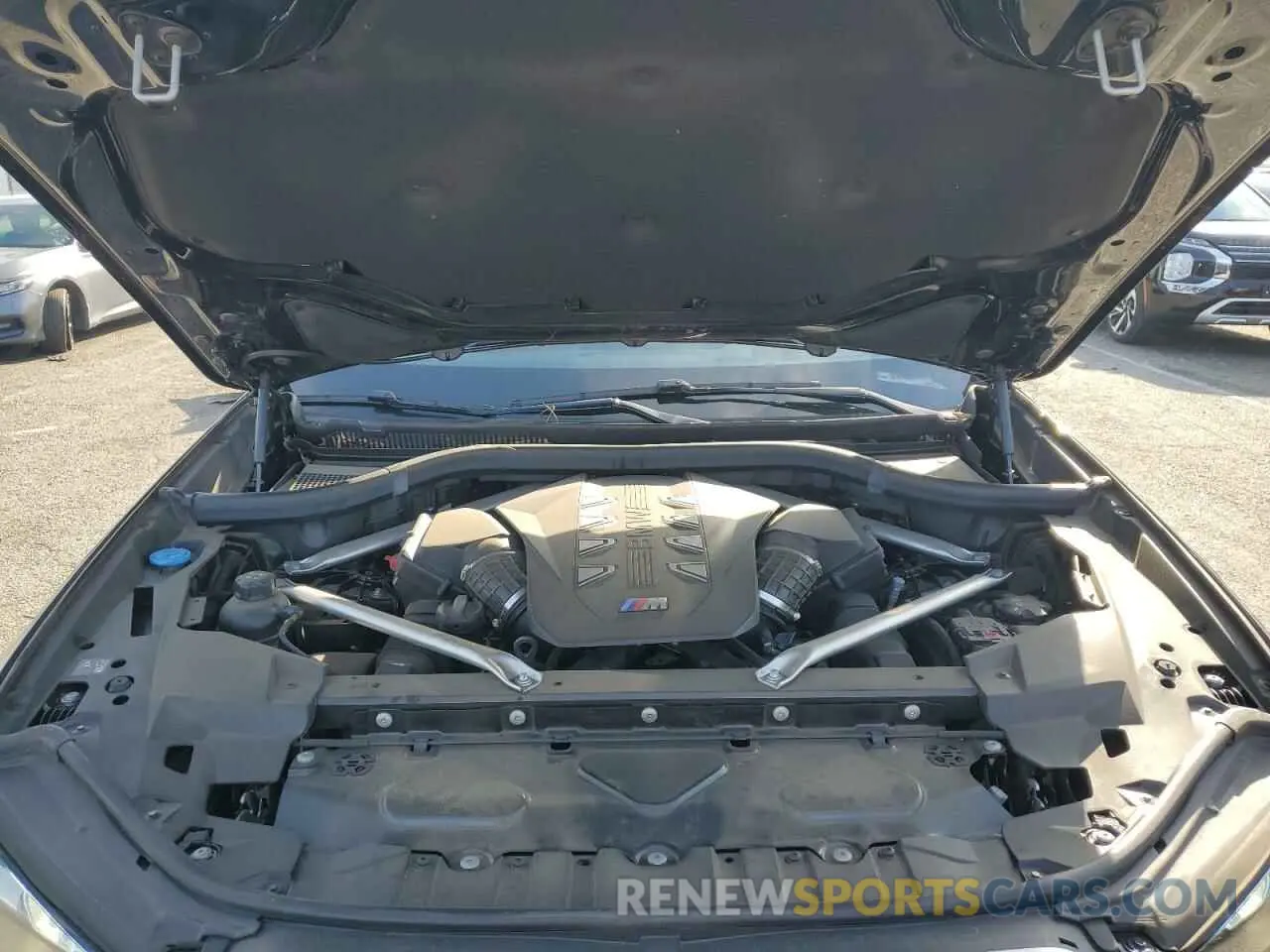 12 fotografías del automóvil dañado 5UX33EU07R9T15106 BMW X5 M60I 2024
