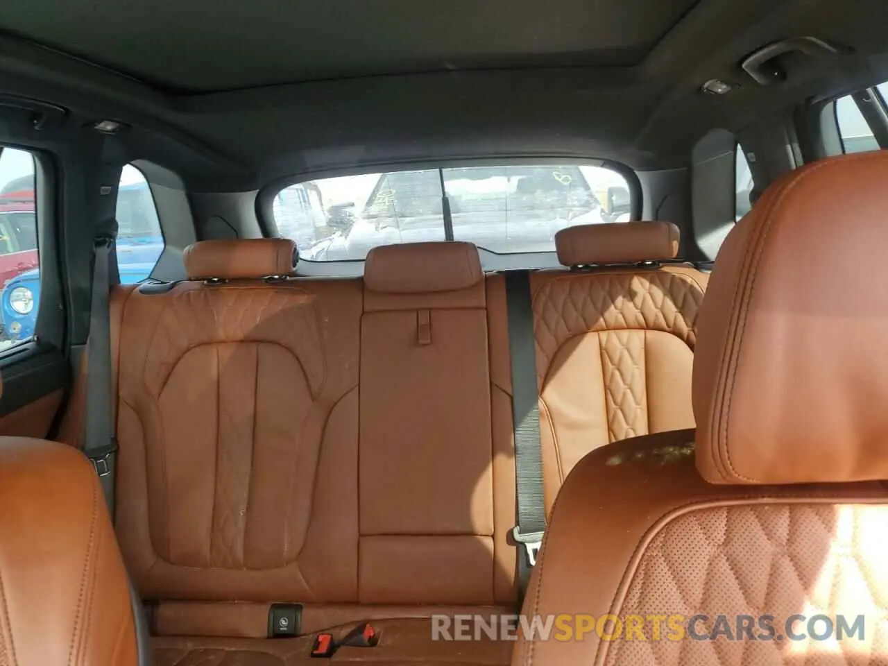 10 fotografías del automóvil dañado 5UX33EU08R9T28706 BMW X5 M60I 2024