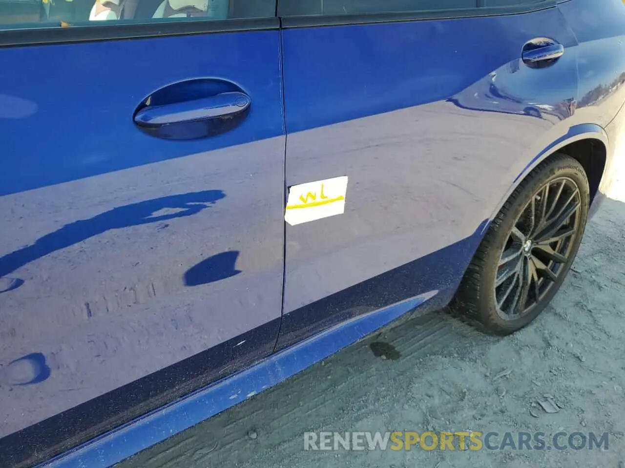 13 fotografías del automóvil dañado 5UX33EU08R9T28706 BMW X5 M60I 2024