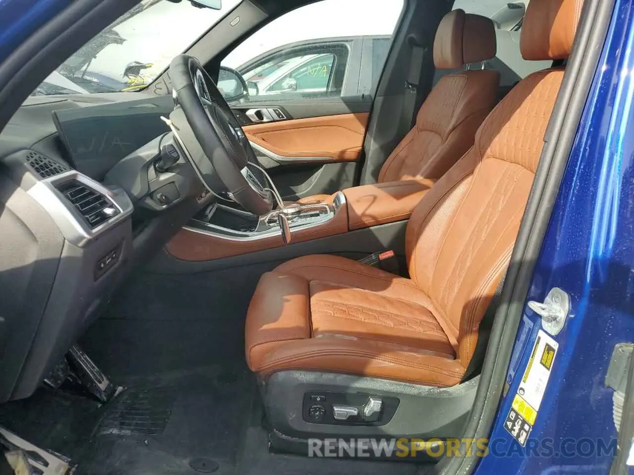 7 fotografías del automóvil dañado 5UX33EU08R9T28706 BMW X5 M60I 2024