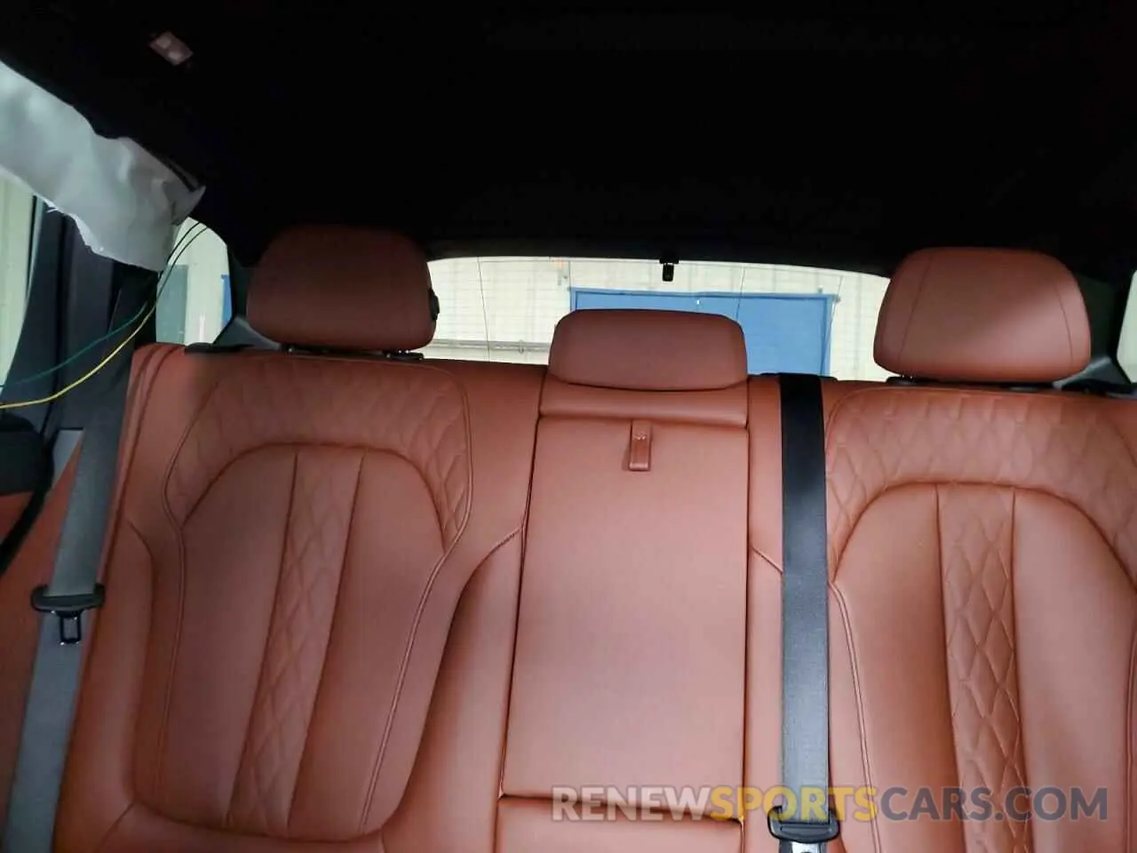 10 fotografías del automóvil dañado 5UX33EU09R9T85271 BMW X5 M60I 2024