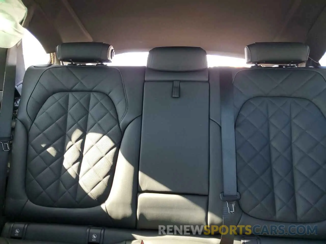 10 fotografías del automóvil dañado 5UX33EU08S9Y18536 BMW X5 M60I 2025