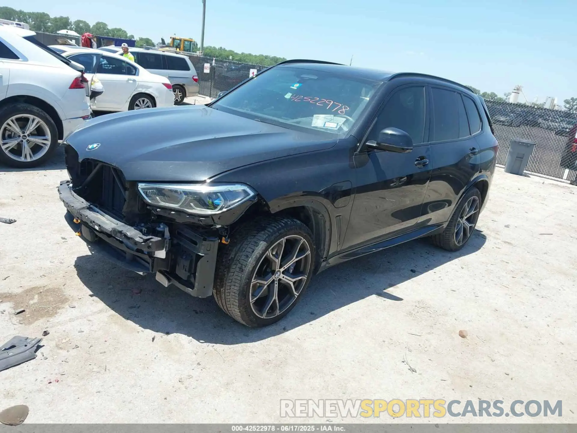 2 fotografías del automóvil dañado 5UXTA6C09M9E24711 BMW X5 PHEV 2021