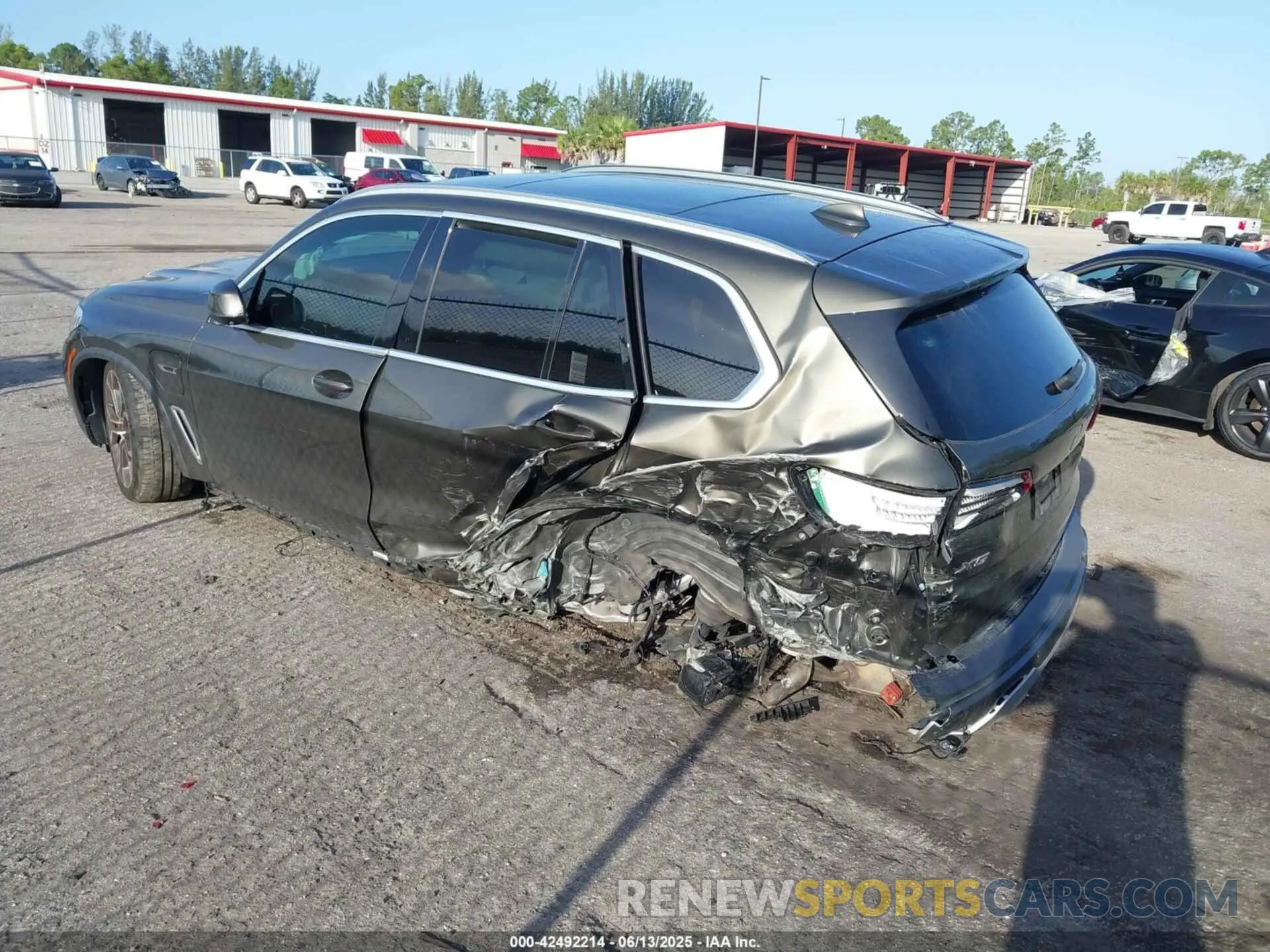 3 fotografías del automóvil dañado 5UXTA6C01N9M51979 BMW X5 PHEV 2022