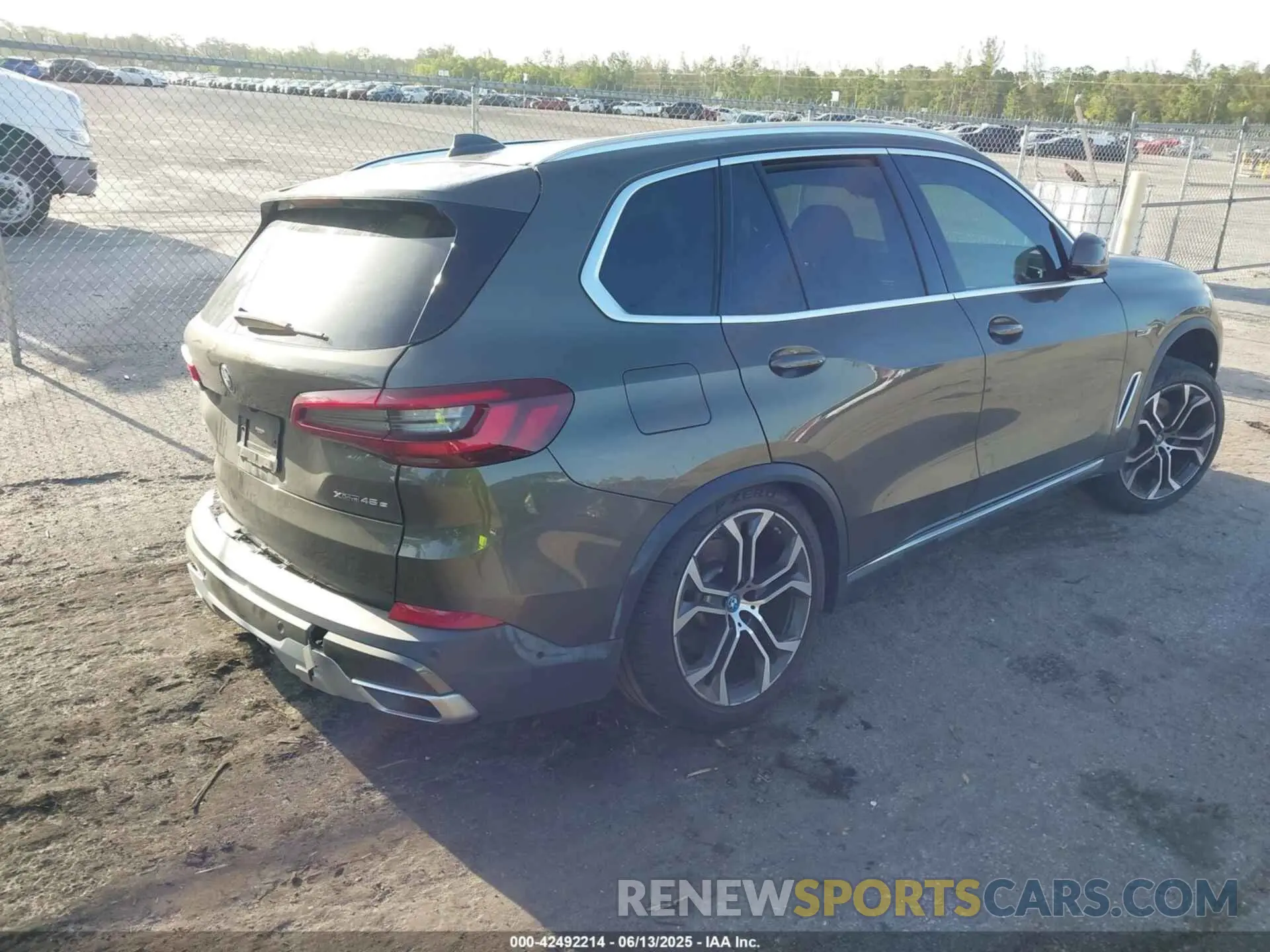 4 fotografías del automóvil dañado 5UXTA6C01N9M51979 BMW X5 PHEV 2022