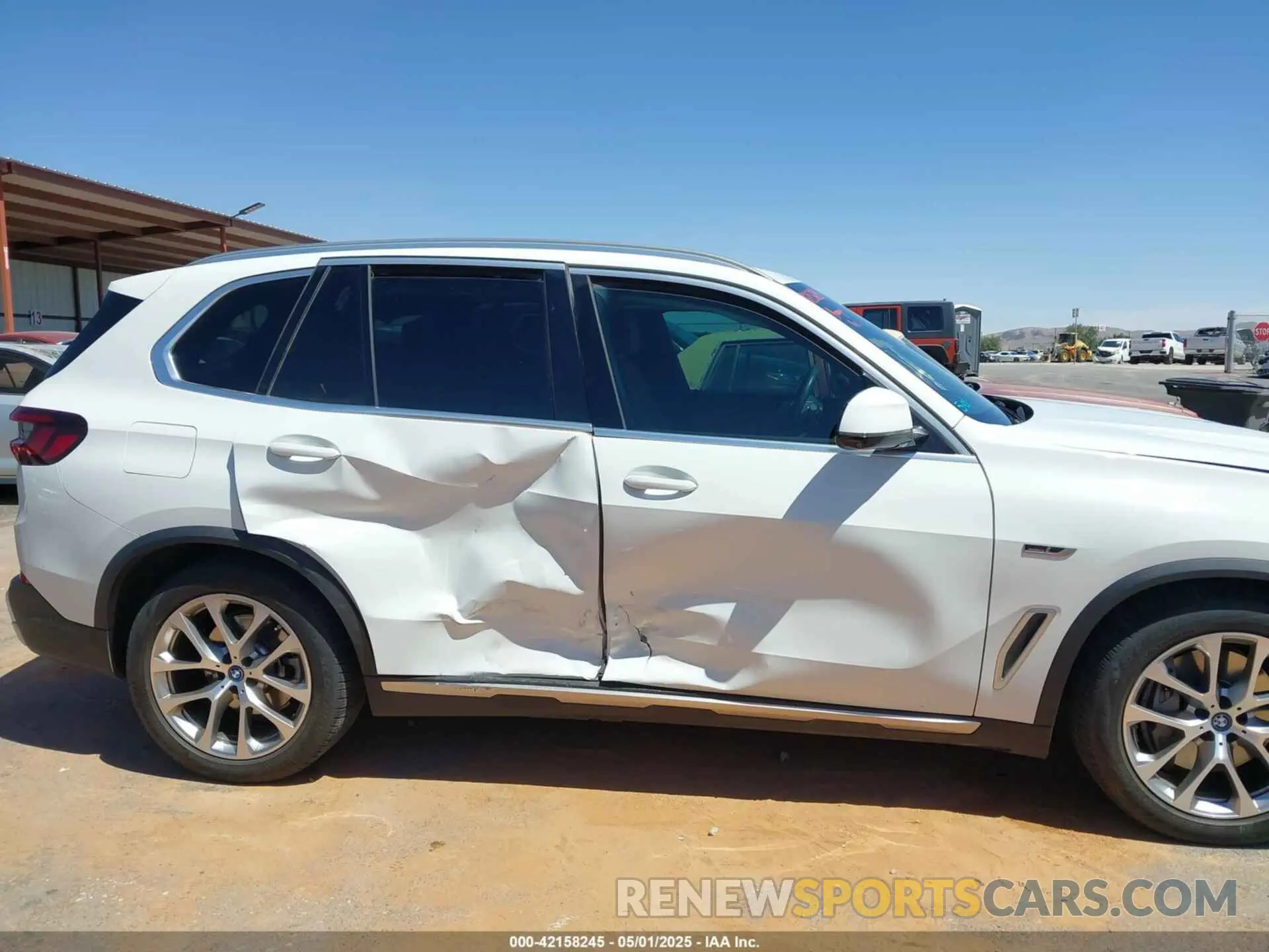 6 fotografías del automóvil dañado 5UXTA6C06N9L85008 BMW X5 PHEV 2022