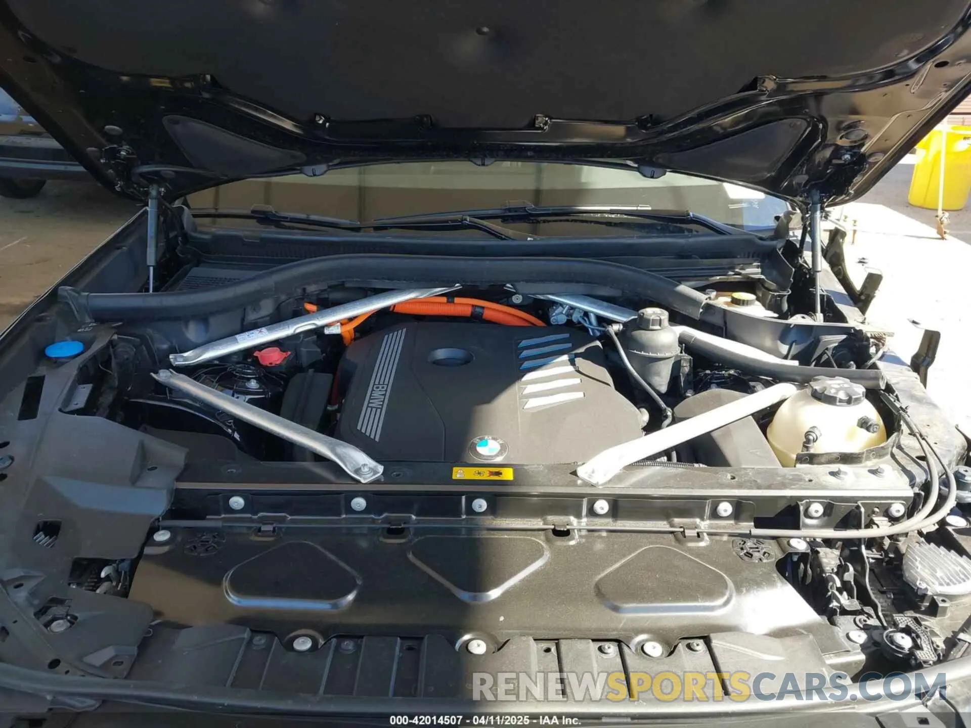 10 fotografías del automóvil dañado 5UXTA6C01P9P71810 BMW X5 PHEV 2023