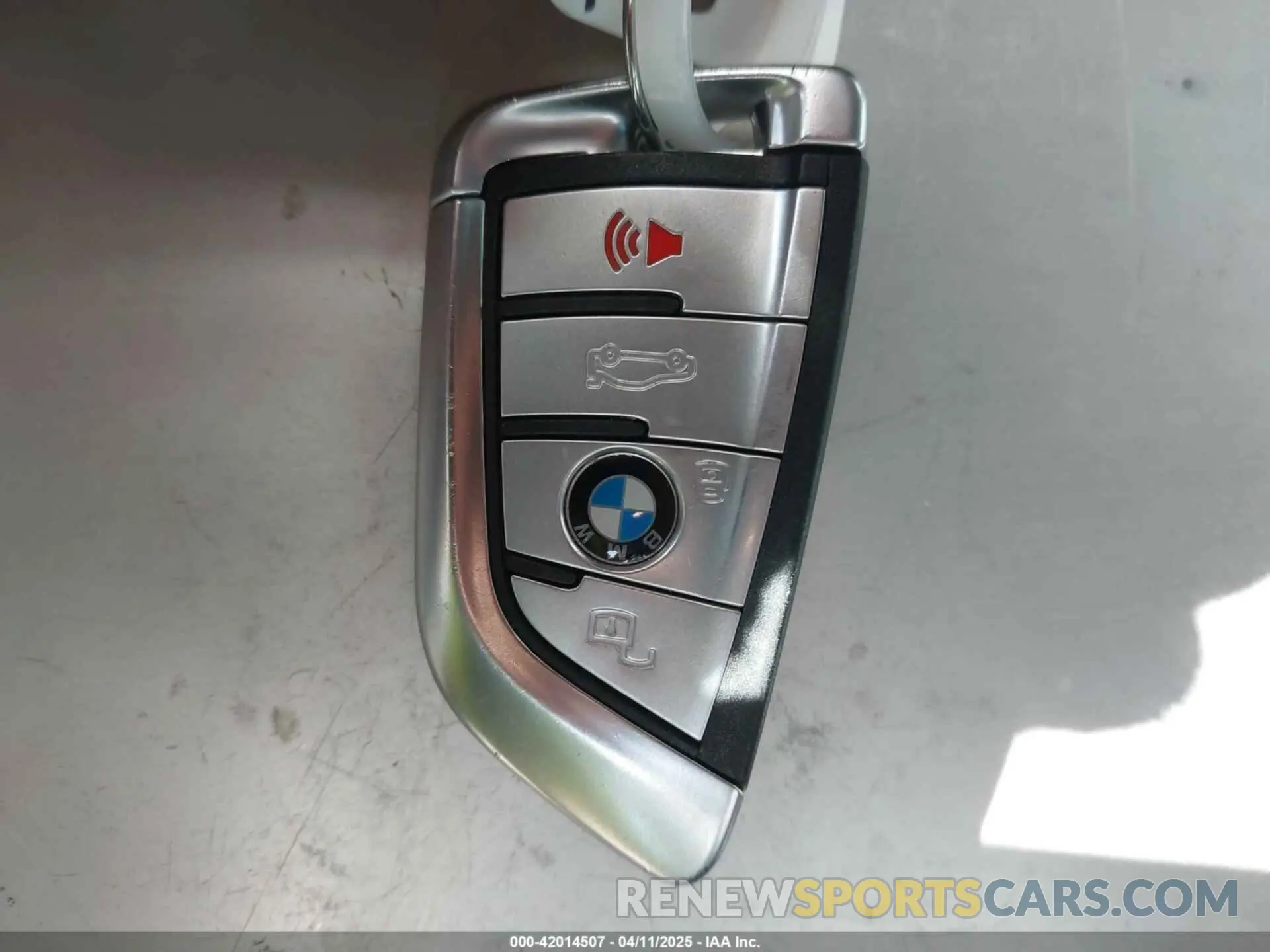11 fotografías del automóvil dañado 5UXTA6C01P9P71810 BMW X5 PHEV 2023