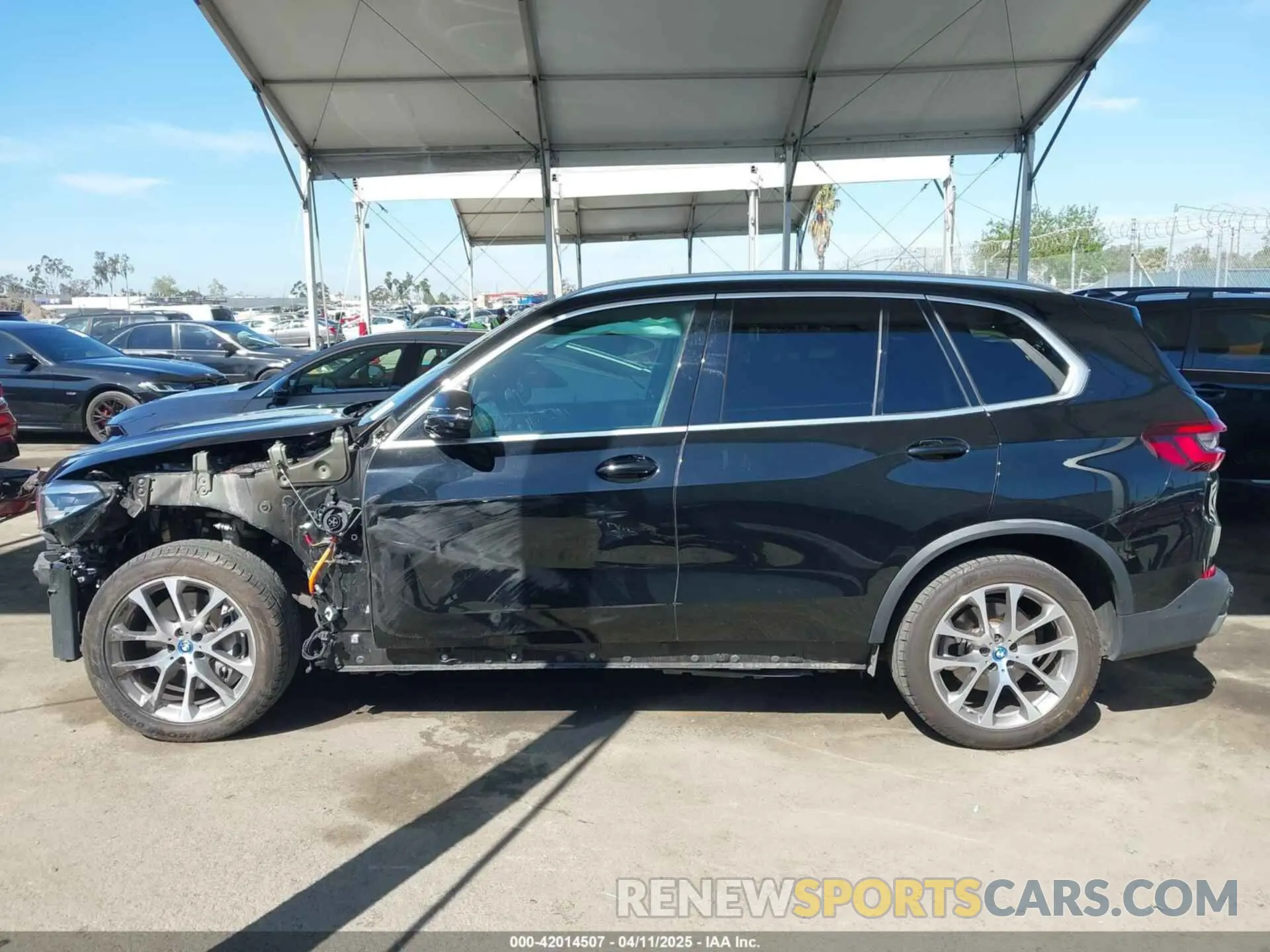 15 fotografías del automóvil dañado 5UXTA6C01P9P71810 BMW X5 PHEV 2023