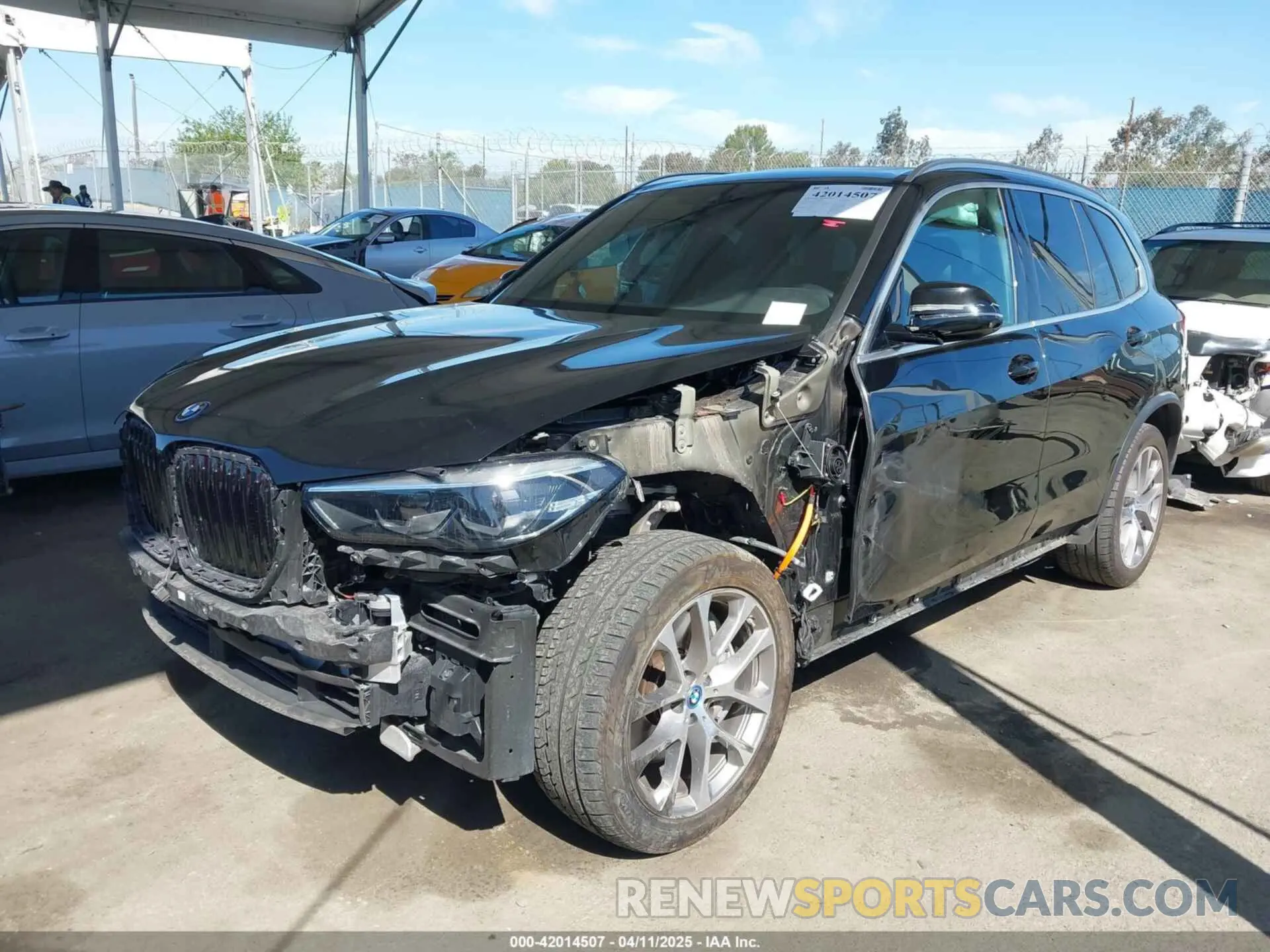 2 fotografías del automóvil dañado 5UXTA6C01P9P71810 BMW X5 PHEV 2023