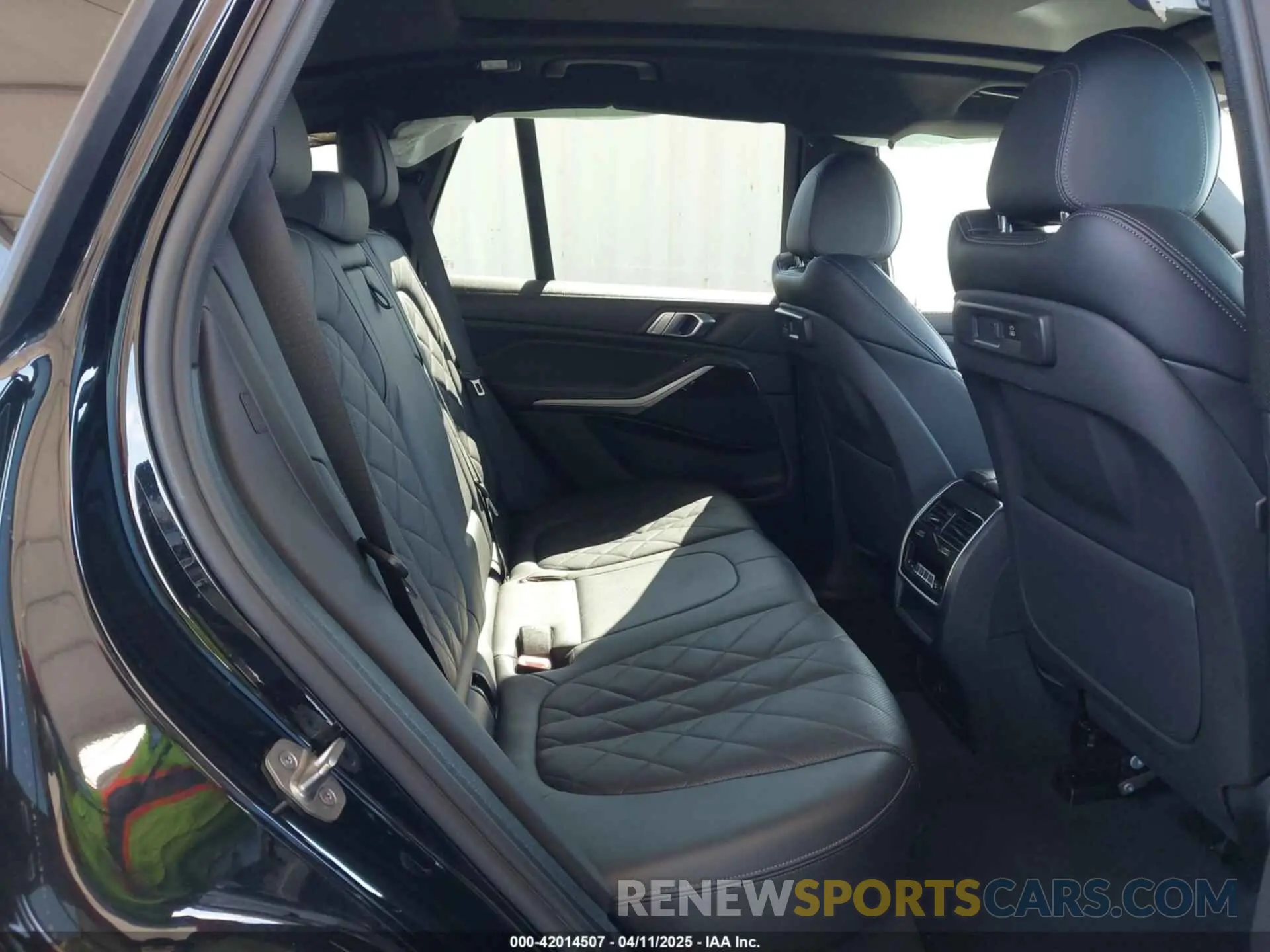 8 fotografías del automóvil dañado 5UXTA6C01P9P71810 BMW X5 PHEV 2023
