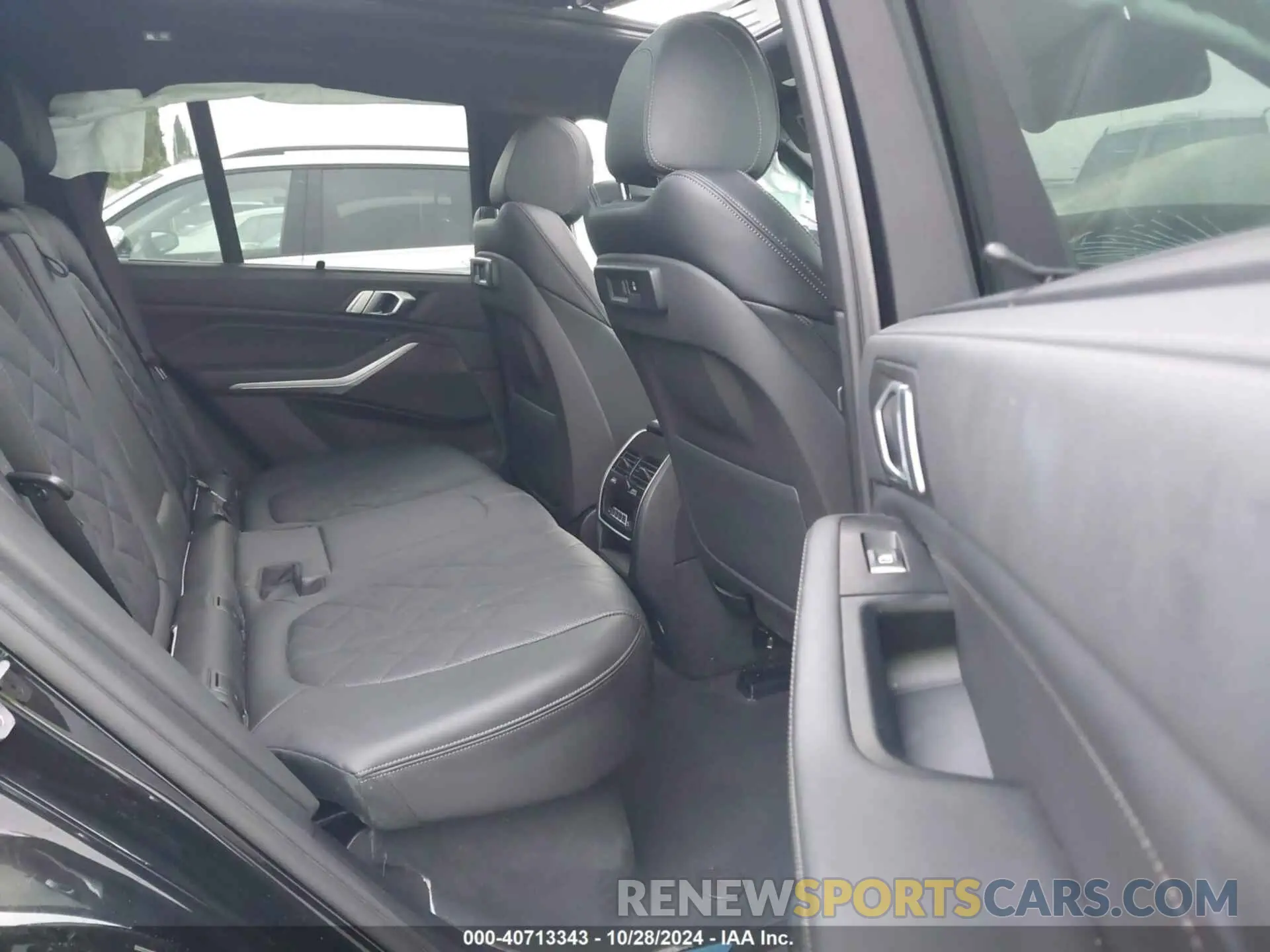 8 fotografías del automóvil dañado 5UXTA6C02P9P59732 BMW X5 PHEV 2023