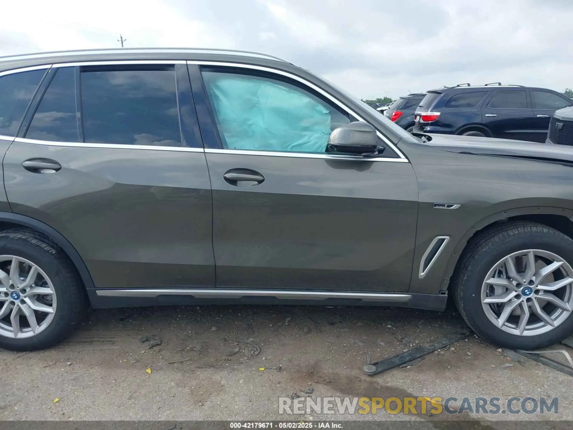 13 fotografías del automóvil dañado 5UXTA6C05P9P35652 BMW X5 PHEV 2023