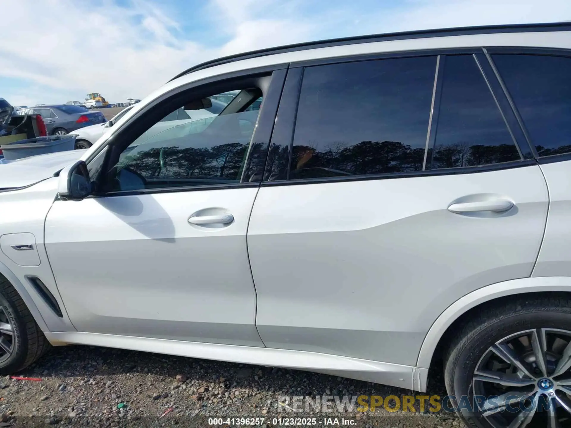 14 fotografías del automóvil dañado 5UXTA6C06P9P51357 BMW X5 PHEV 2023