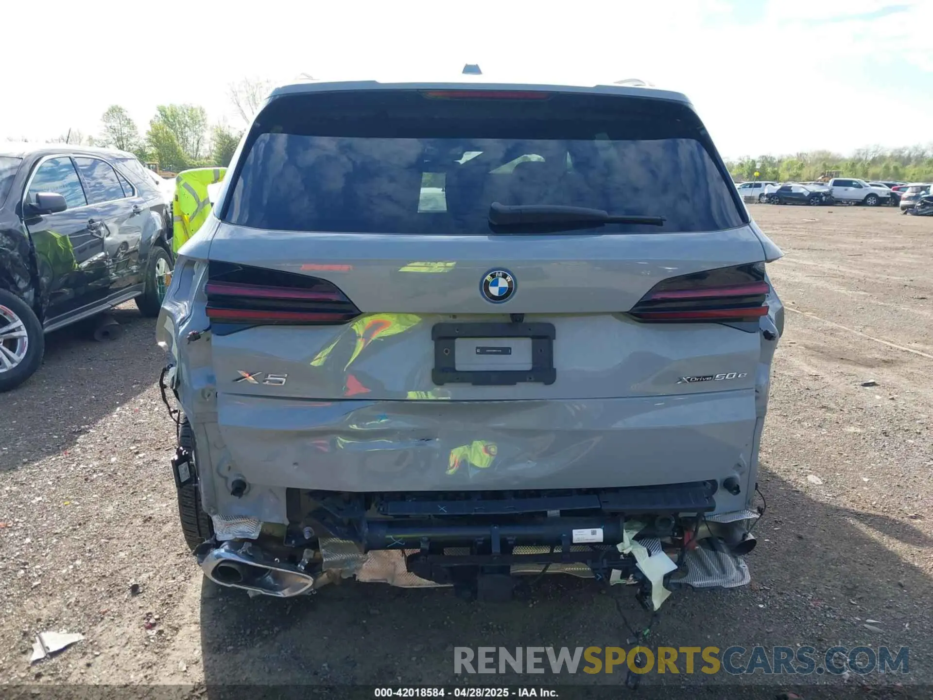 17 fotografías del automóvil dañado 5UX43EU06R9T74152 BMW X5 PHEV 2024