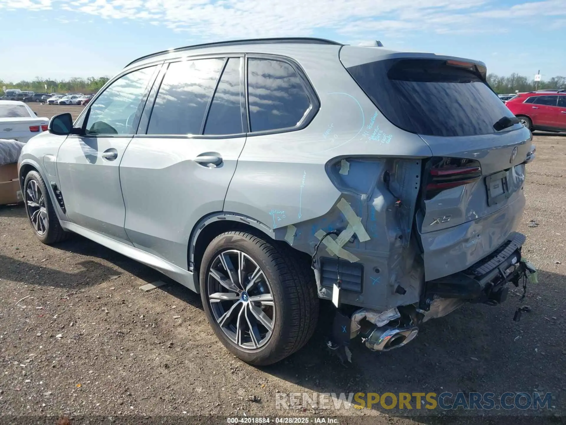 3 fotografías del automóvil dañado 5UX43EU06R9T74152 BMW X5 PHEV 2024