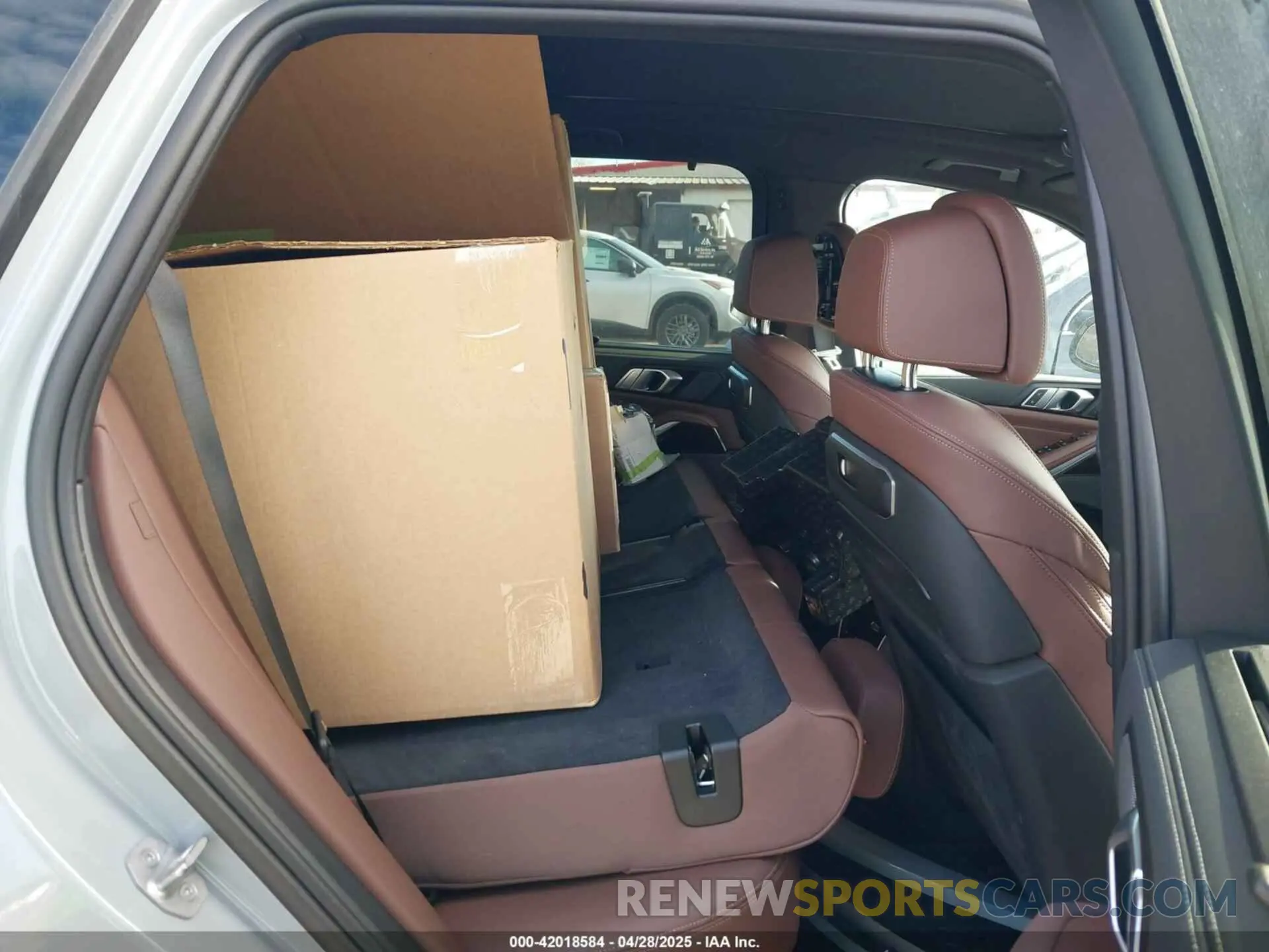 8 fotografías del automóvil dañado 5UX43EU06R9T74152 BMW X5 PHEV 2024