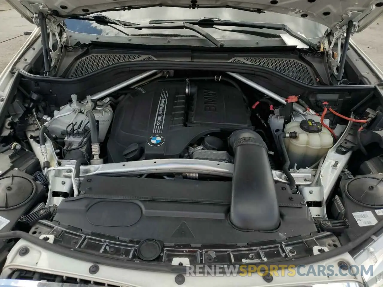 12 fotografías del automóvil dañado 5UXKU0C50K0H99495 BMW X6 2019