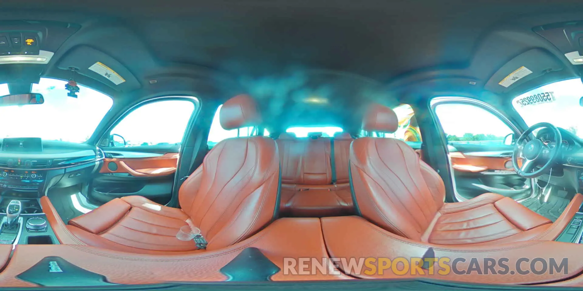 15 fotografías del automóvil dañado 5UXKU0C50K0H99495 BMW X6 2019