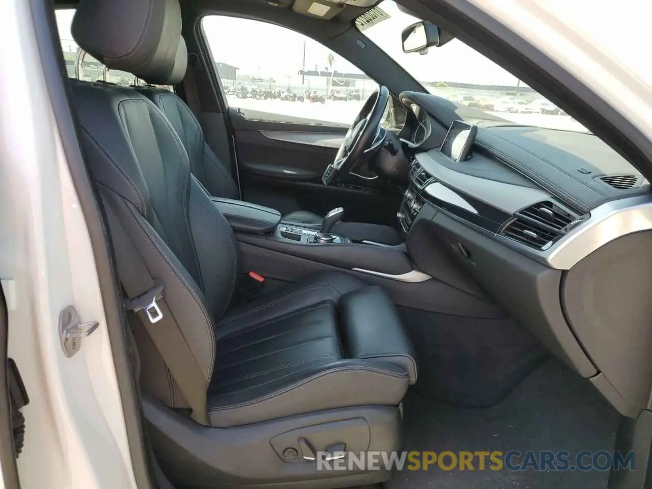 5 fotografías del automóvil dañado 5UXKU0C51K0G92939 BMW X6 2019