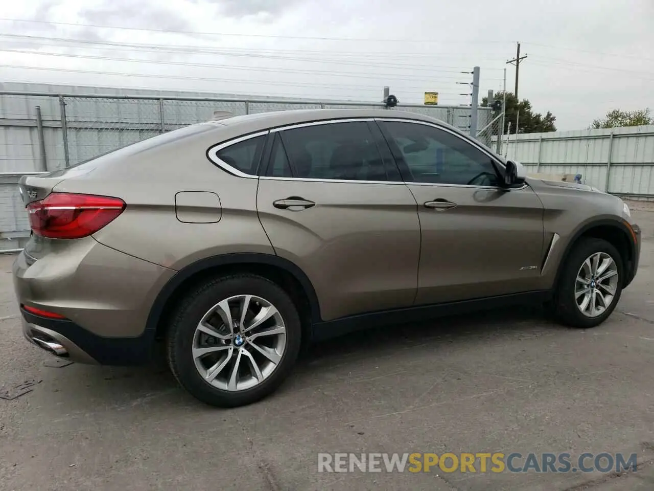 3 fotografías del automóvil dañado 5UXKU2C50K0Z63000 BMW X6 2019