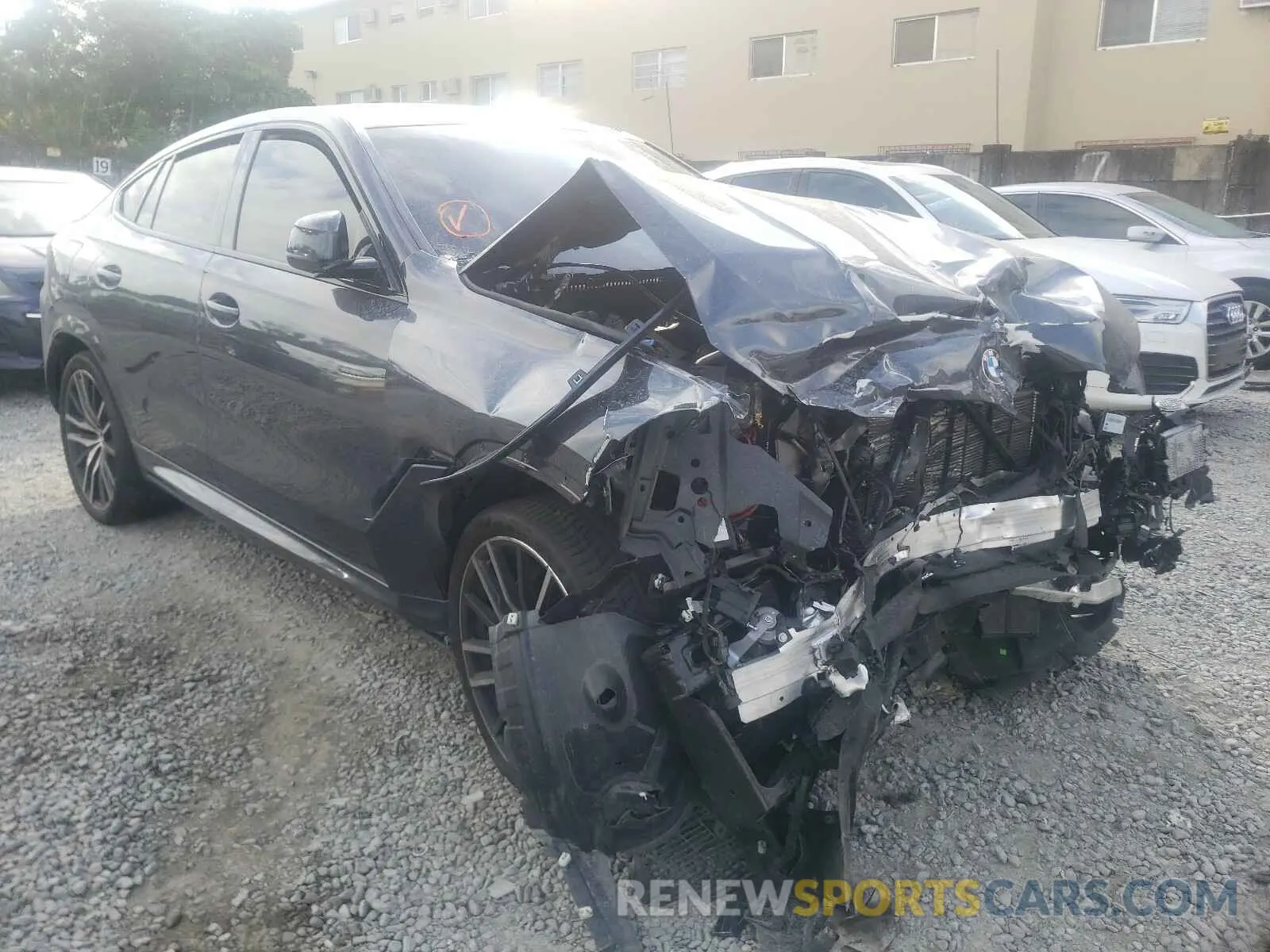 1 fotografías del automóvil dañado 5UXCY8C01L9D05055 BMW X6 2020