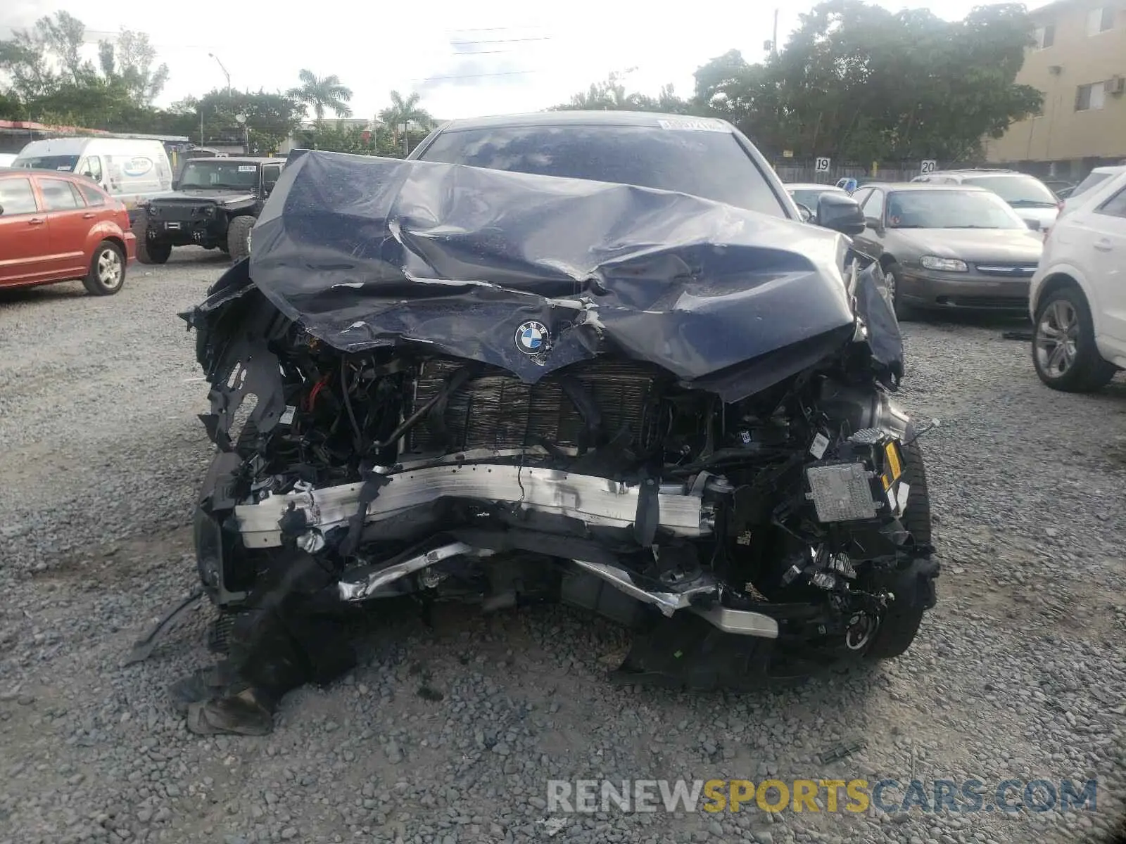9 fotografías del automóvil dañado 5UXCY8C01L9D05055 BMW X6 2020