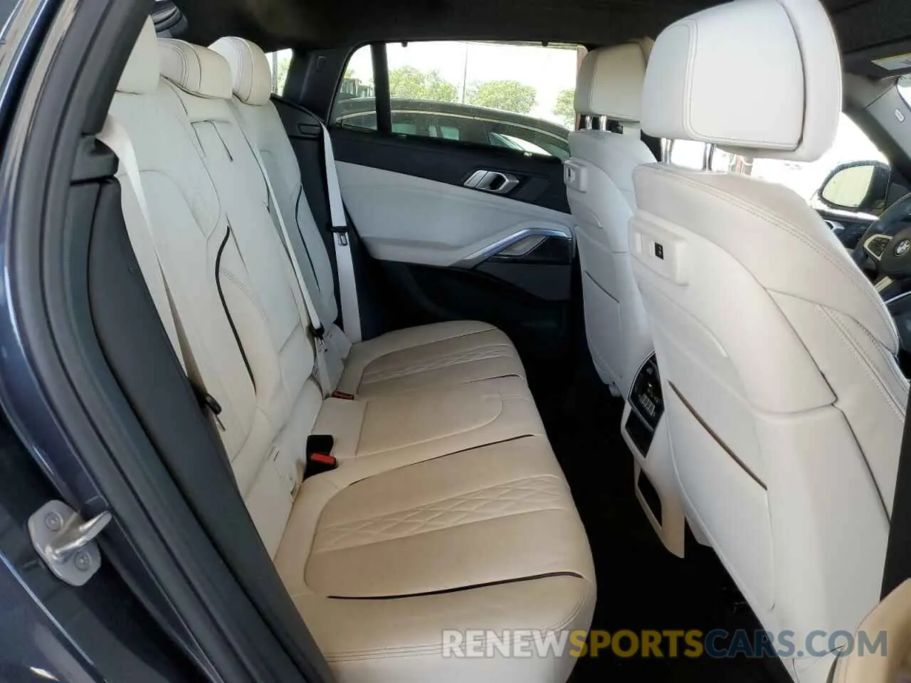 6 fotografías del automóvil dañado 5UXCY8C04L9C66512 BMW X6 2020