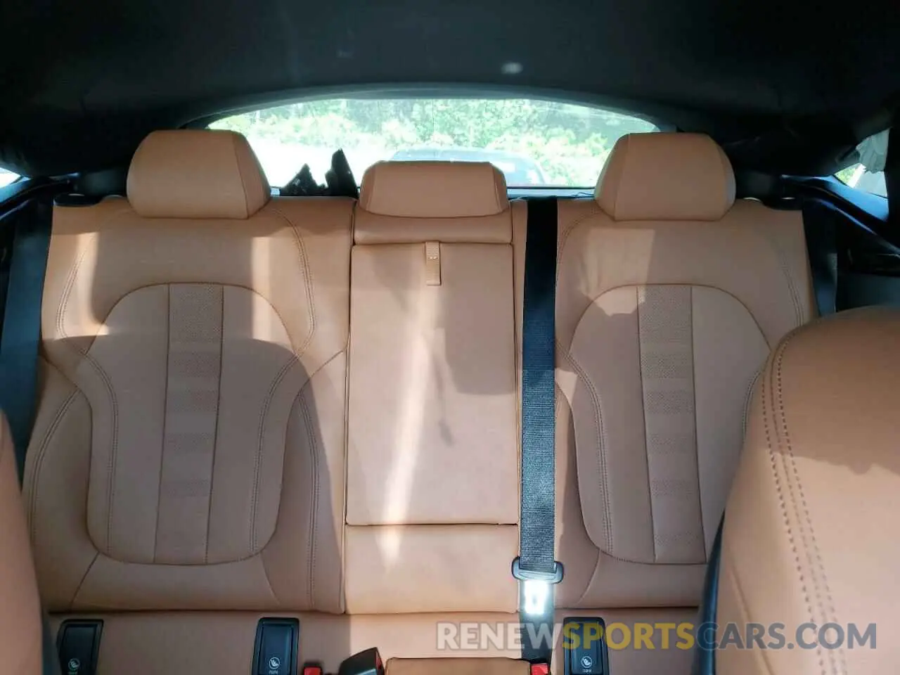 10 fotografías del automóvil dañado 5UXCY8C0XM9G19675 BMW X6 2021