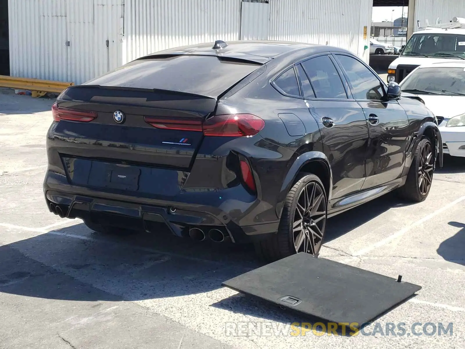 4 fotografías del automóvil dañado 5YMCY0C09M9E05500 BMW X6 2021