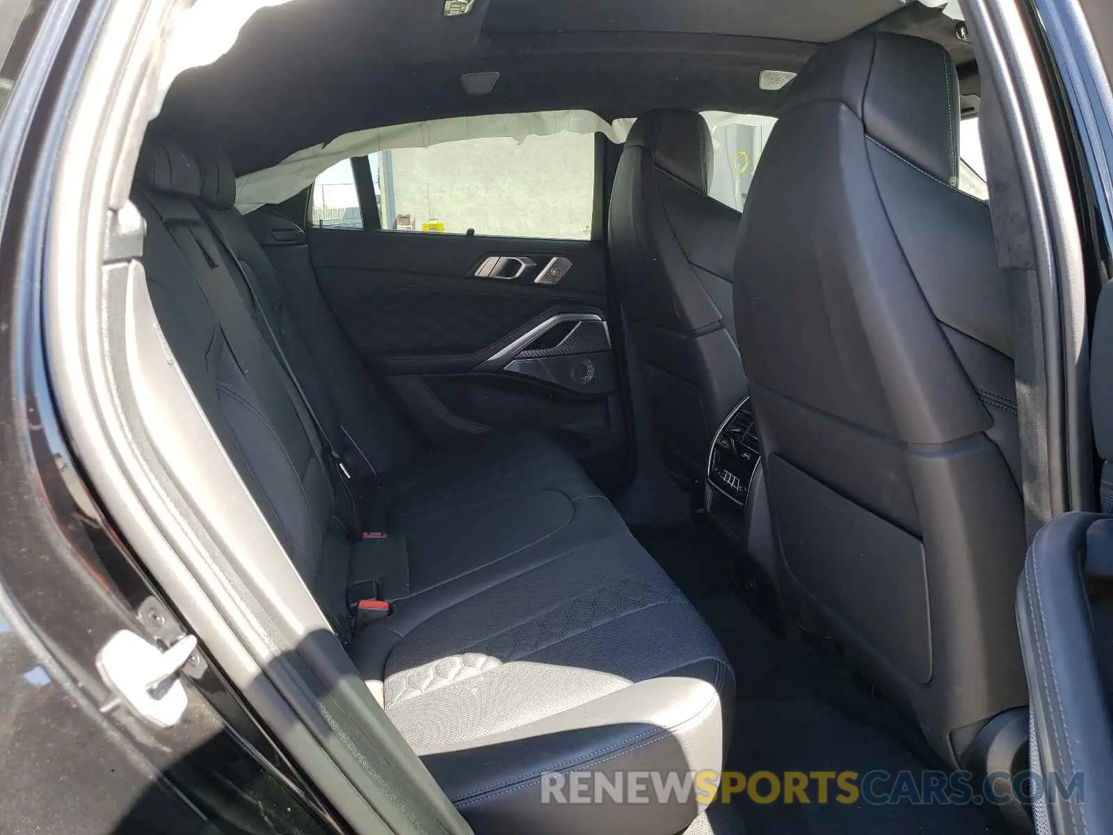 6 fotografías del automóvil dañado 5YMCY0C09M9E05500 BMW X6 2021