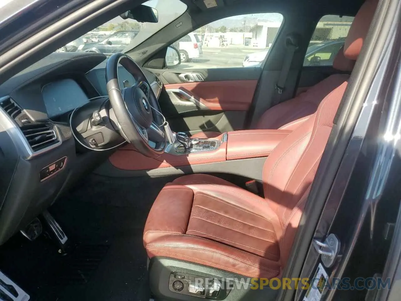 7 fotografías del automóvil dañado 5UXCY6C02N9M49640 BMW X6 2022