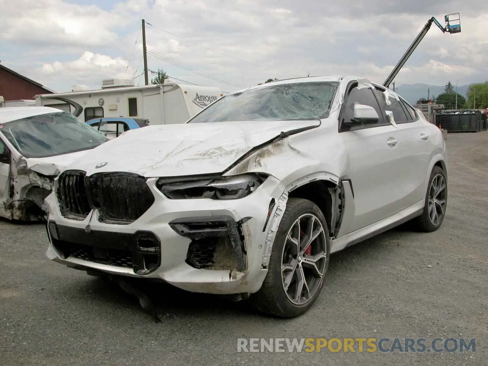 2 fotografías del automóvil dañado 5UXCY6C06N9J79988 BMW X6 2022