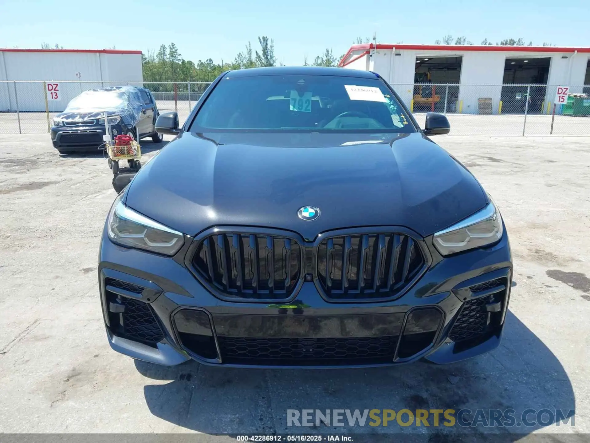 13 fotografías del automóvil dañado 5UXCY6C09N9L97438 BMW X6 2022