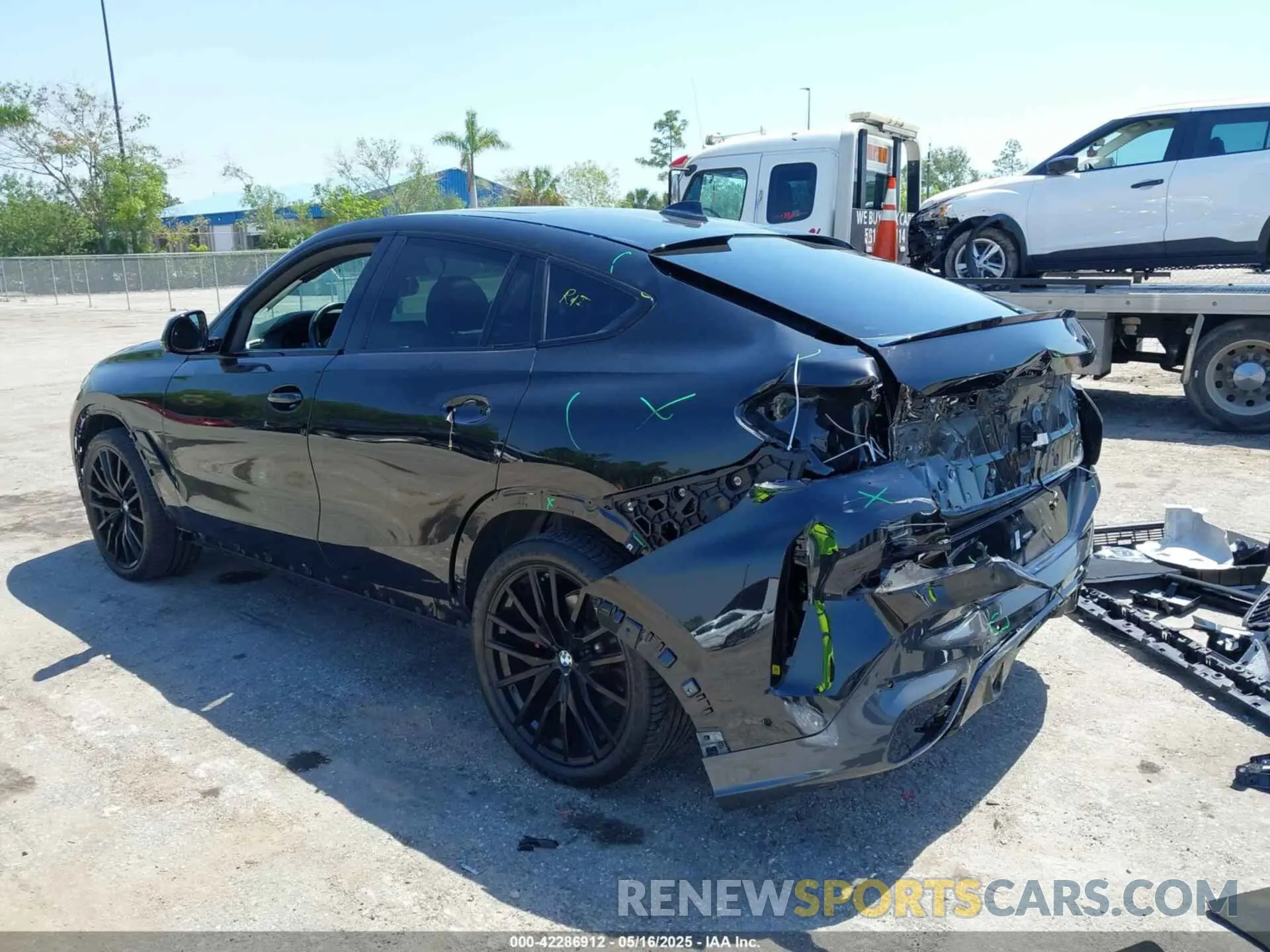 3 fotografías del automóvil dañado 5UXCY6C09N9L97438 BMW X6 2022