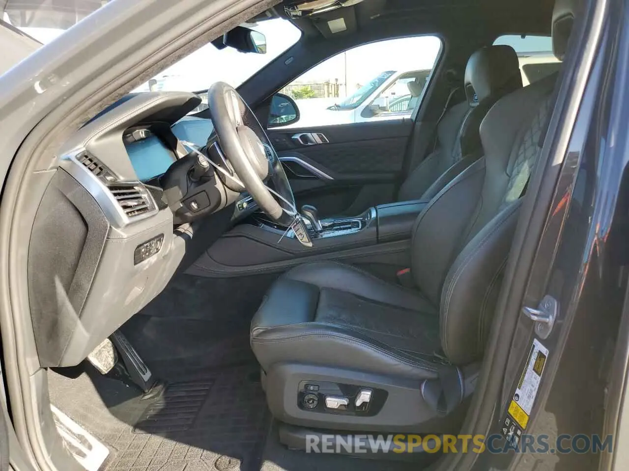 7 fotografías del automóvil dañado 5YMCY0C09N9M44828 BMW X6 2022
