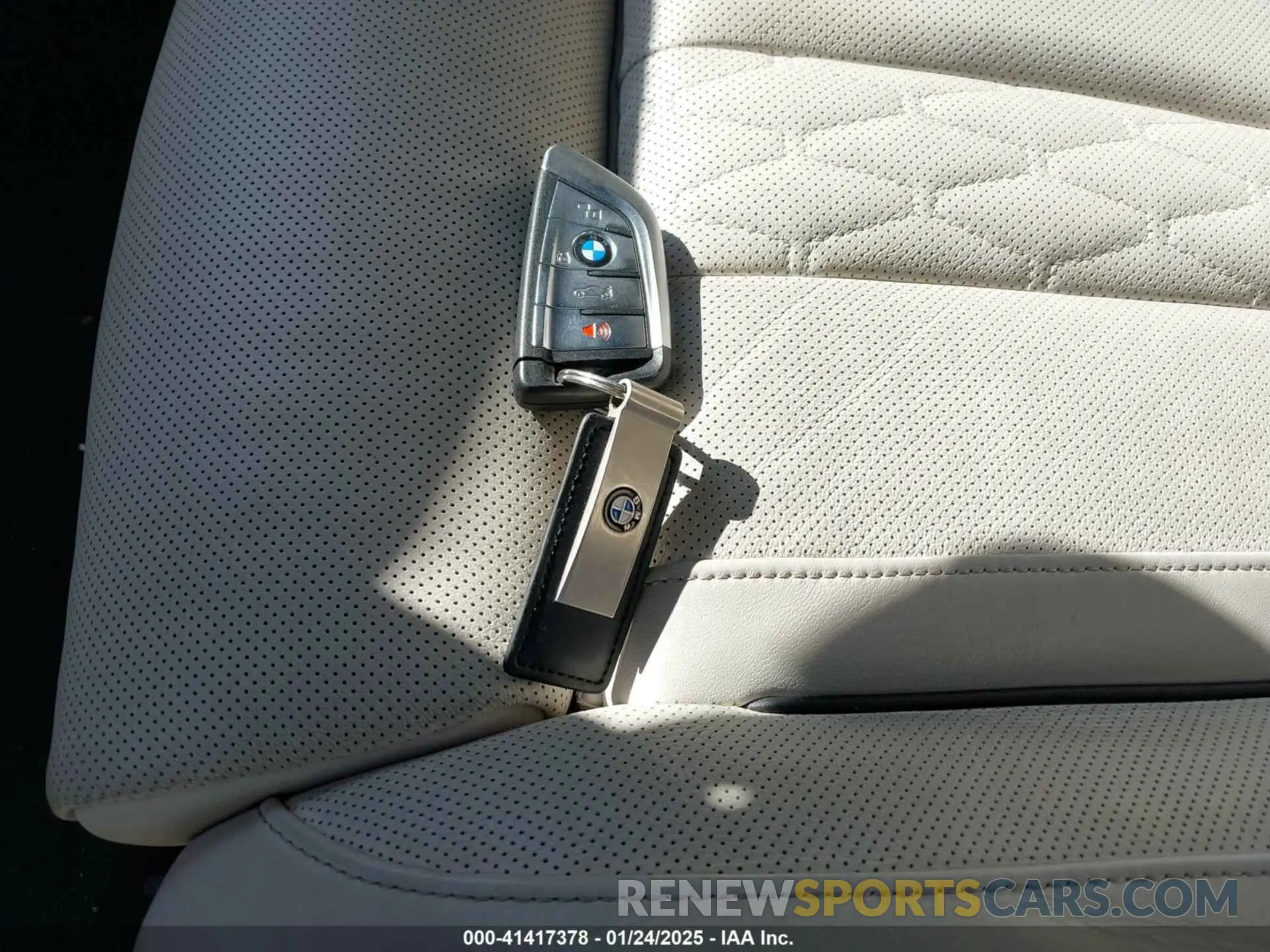 11 fotografías del automóvil dañado 5UXCY6C00P9N46581 BMW X6 2023