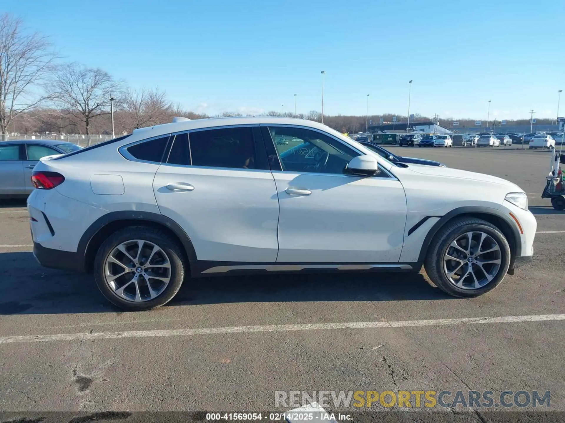 12 fotografías del automóvil dañado 5UXCY6C02P9P45373 BMW X6 2023