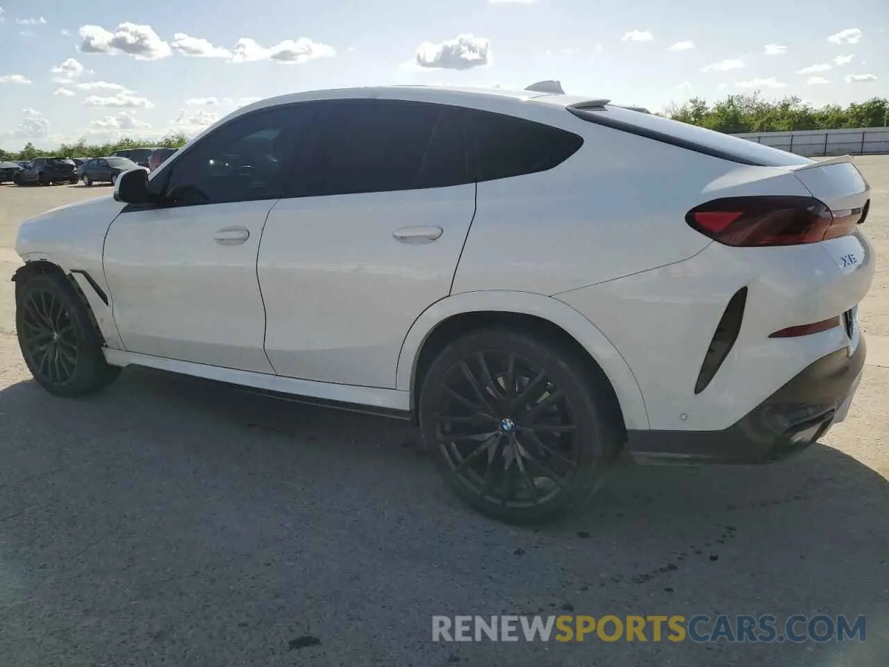 2 fotografías del automóvil dañado 5UXCY6C04P9P49005 BMW X6 2023