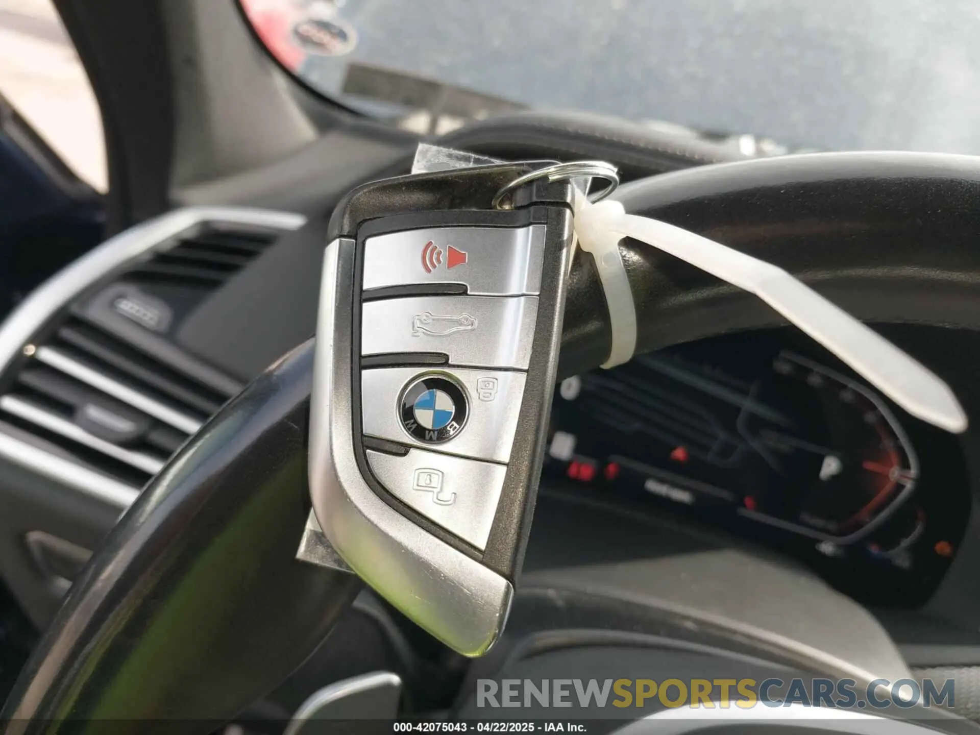 11 fotografías del automóvil dañado 5UXCY6C07P9P85707 BMW X6 2023