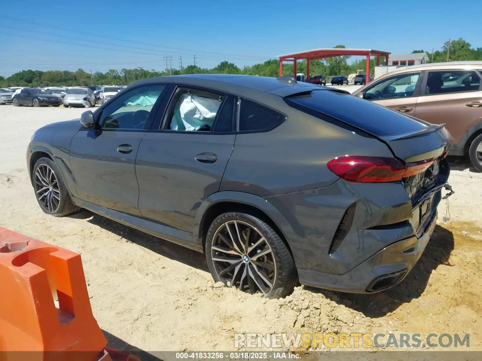 14 fotografías del automóvil dañado 5UXCY8C00P9P74785 BMW X6 2023