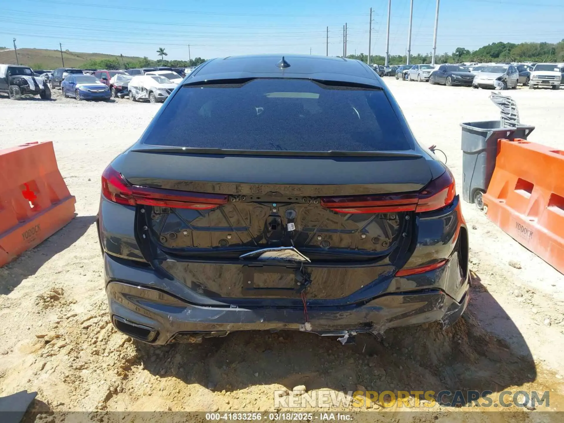 16 fotografías del automóvil dañado 5UXCY8C00P9P74785 BMW X6 2023