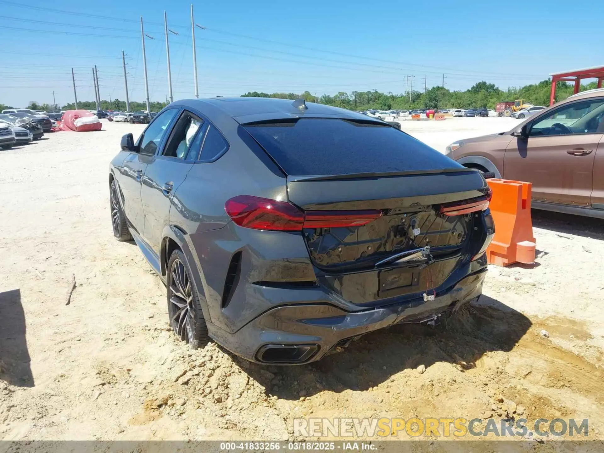 3 fotografías del automóvil dañado 5UXCY8C00P9P74785 BMW X6 2023