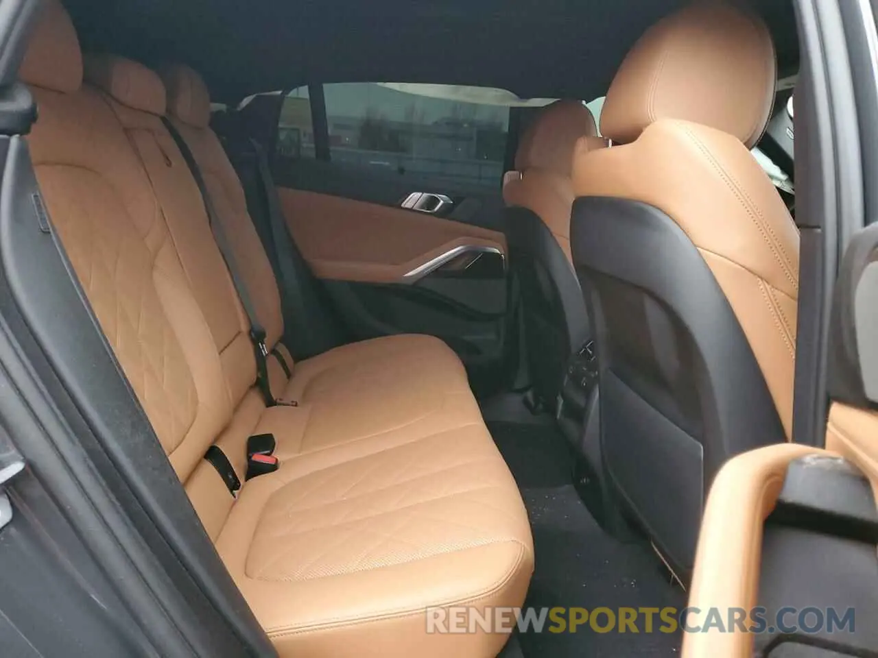 11 fotografías del automóvil dañado 5UX33EX01R9T50154 BMW X6 2024