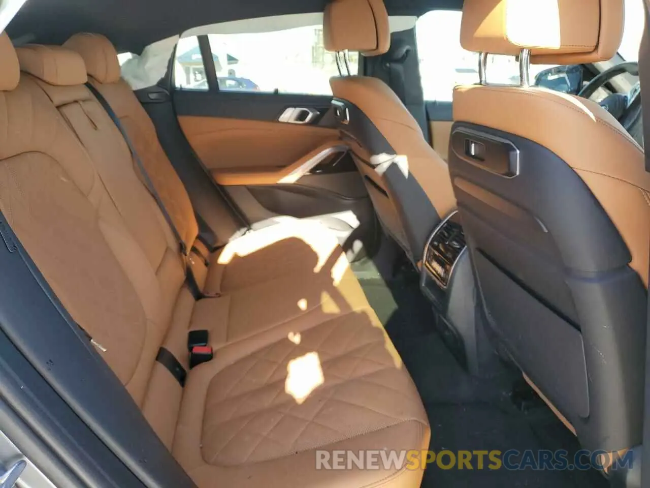 10 fotografías del automóvil dañado 5UX33EX02R9S94029 BMW X6 2024