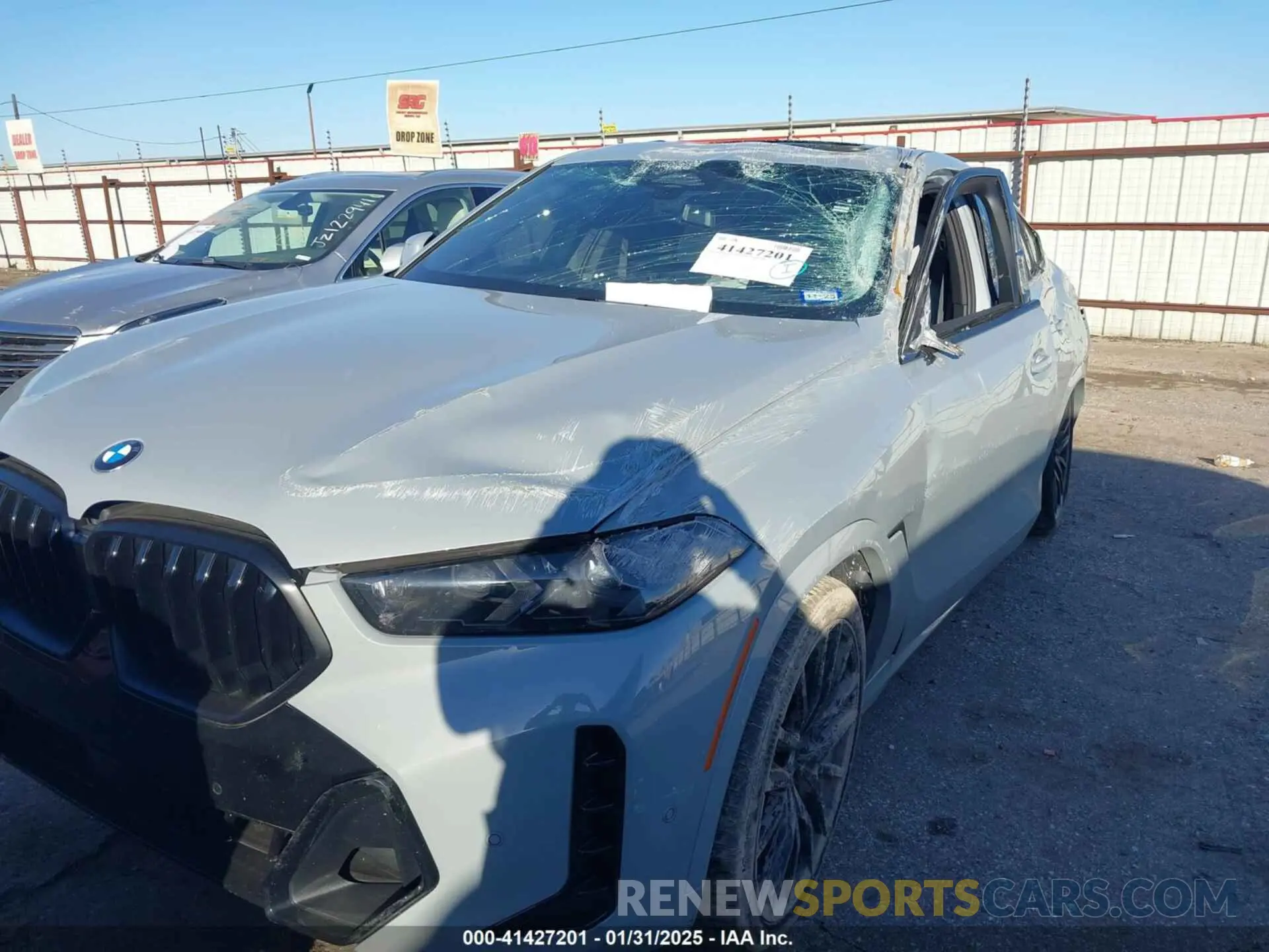 2 fotografías del automóvil dañado 5UX33EX02R9T41673 BMW X6 2024
